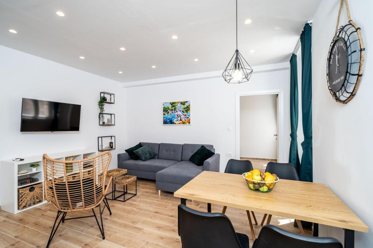 Apartments Marta 챠브타트 외부 사진