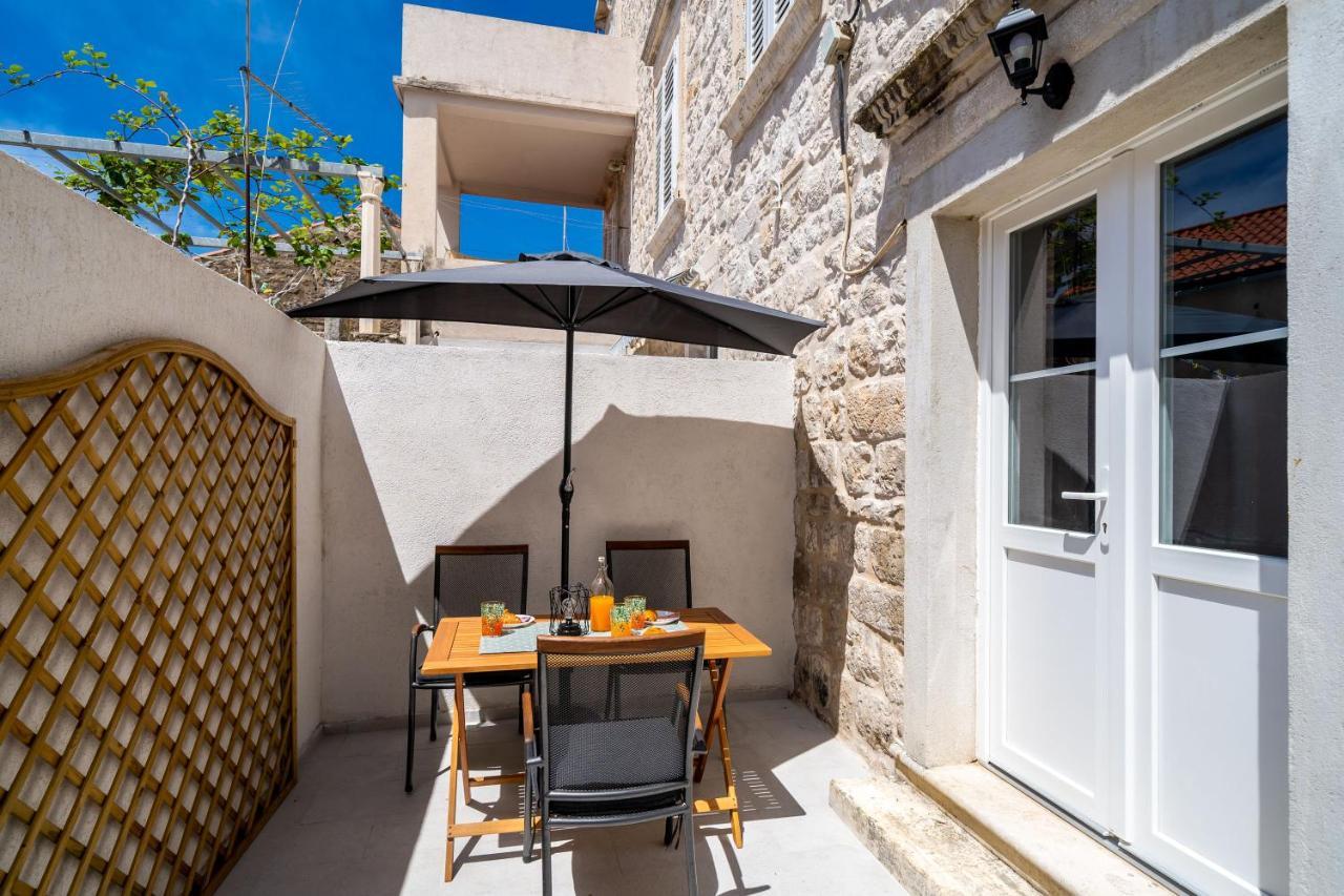 Apartments Marta 챠브타트 외부 사진