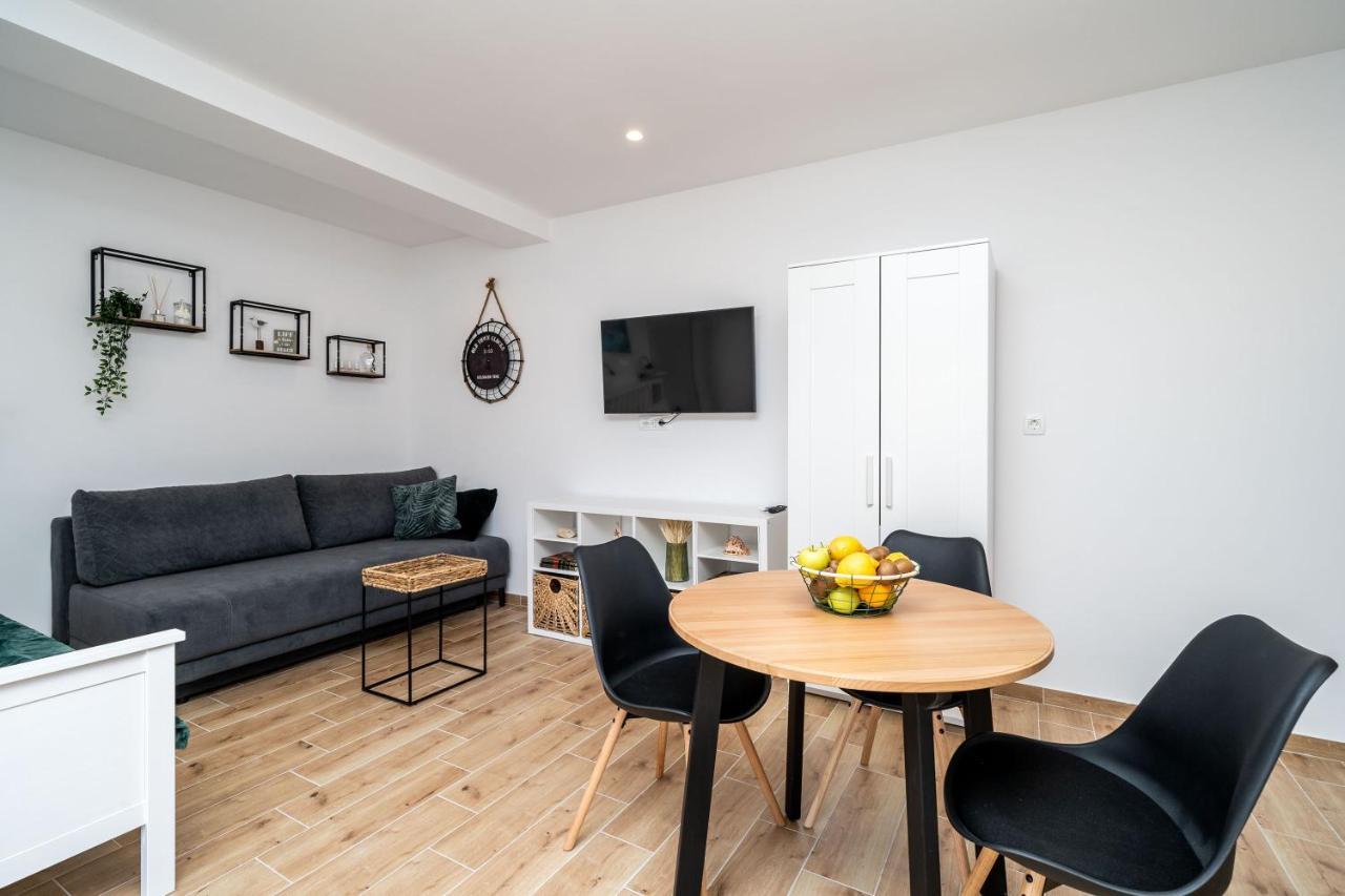 Apartments Marta 챠브타트 외부 사진