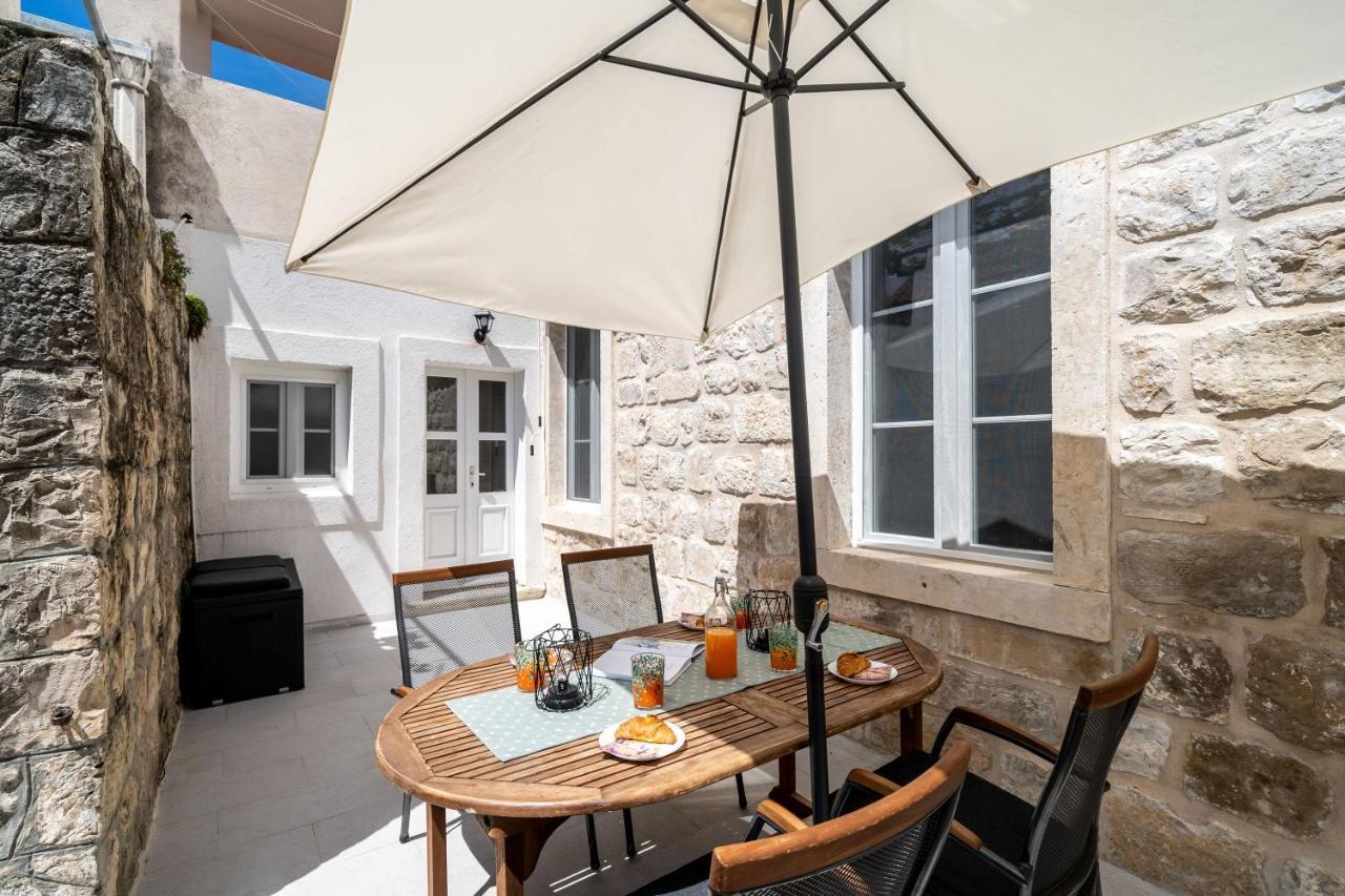 Apartments Marta 챠브타트 외부 사진
