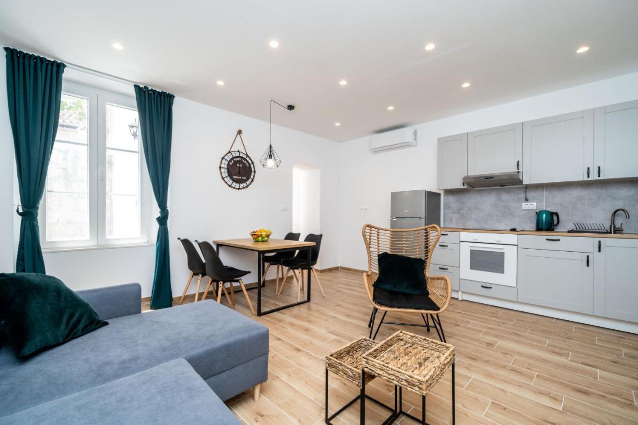 Apartments Marta 챠브타트 외부 사진