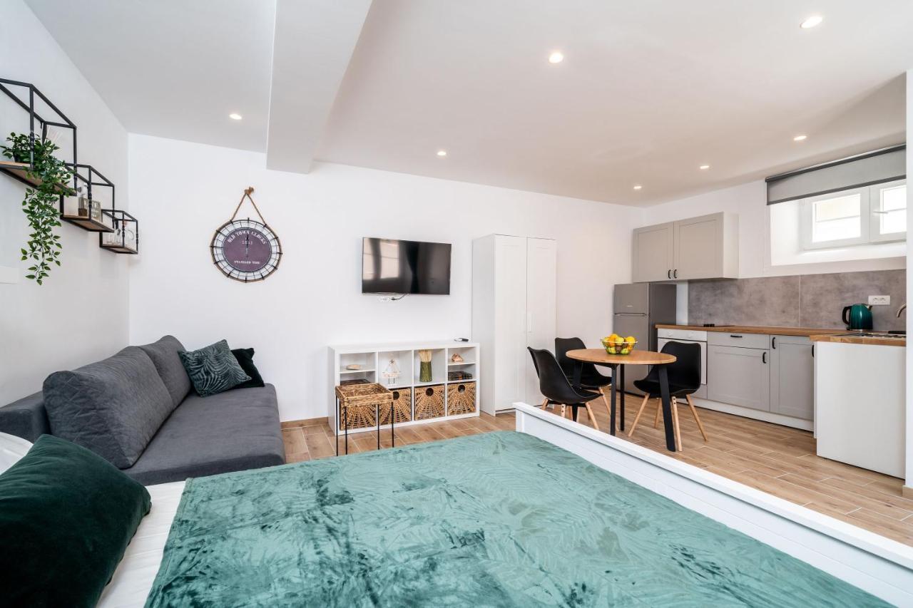 Apartments Marta 챠브타트 외부 사진