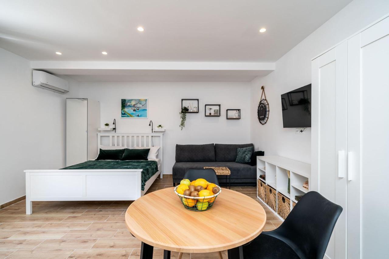 Apartments Marta 챠브타트 외부 사진