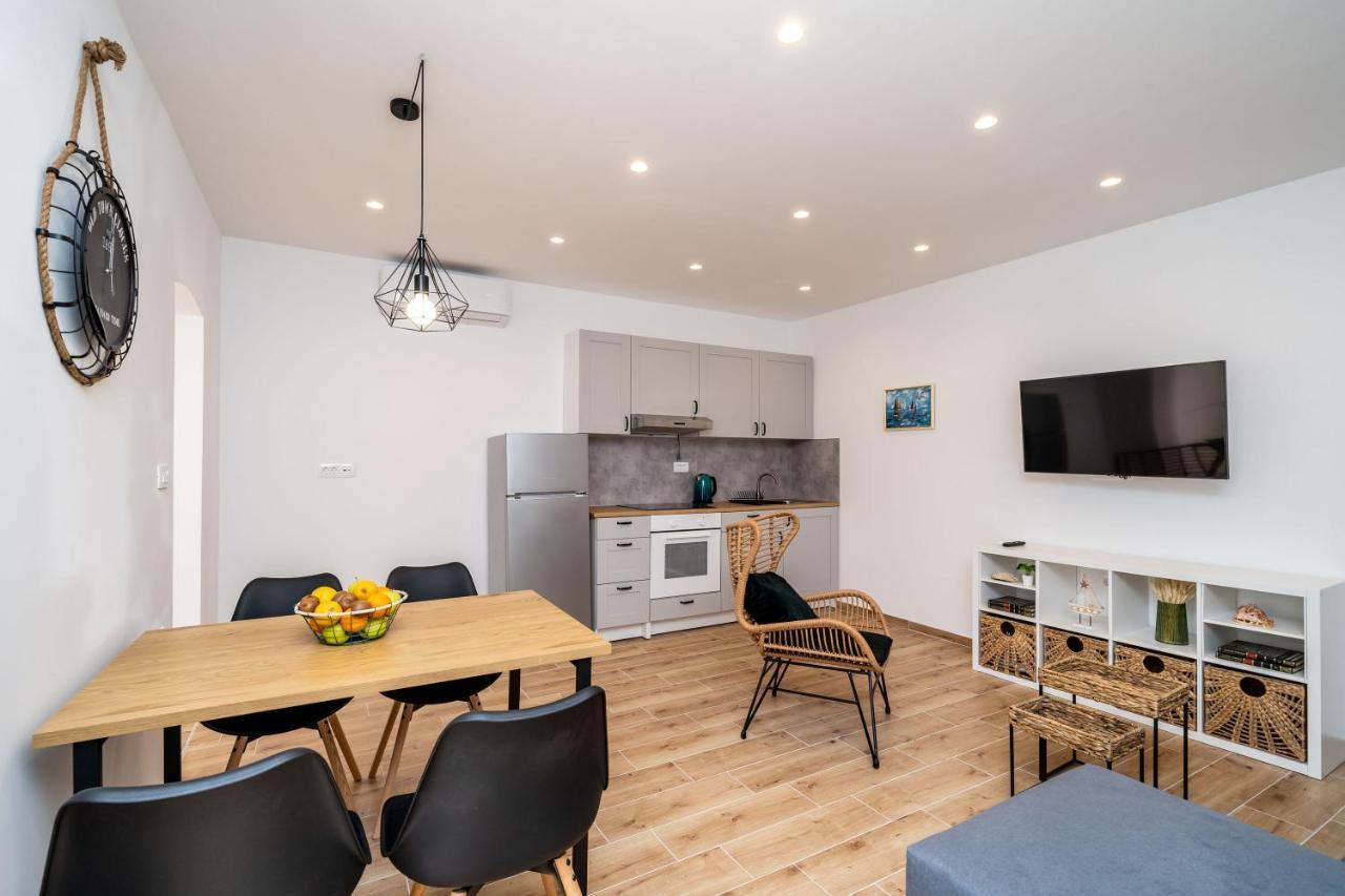 Apartments Marta 챠브타트 외부 사진