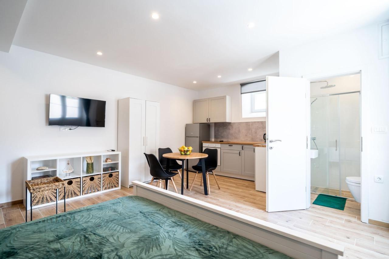 Apartments Marta 챠브타트 외부 사진