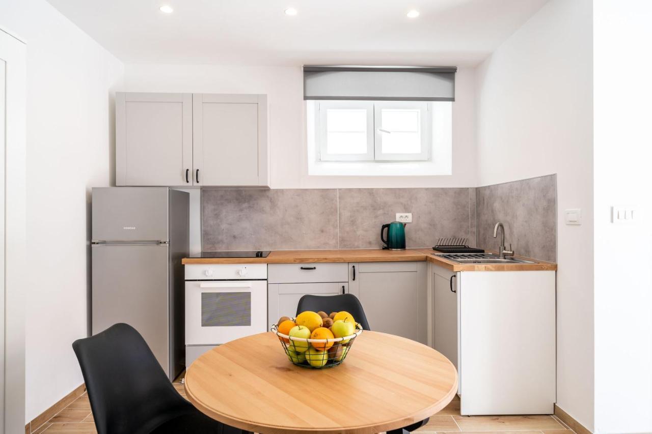Apartments Marta 챠브타트 외부 사진